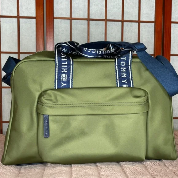 Tommy Hilfiger weekender bag - NWT